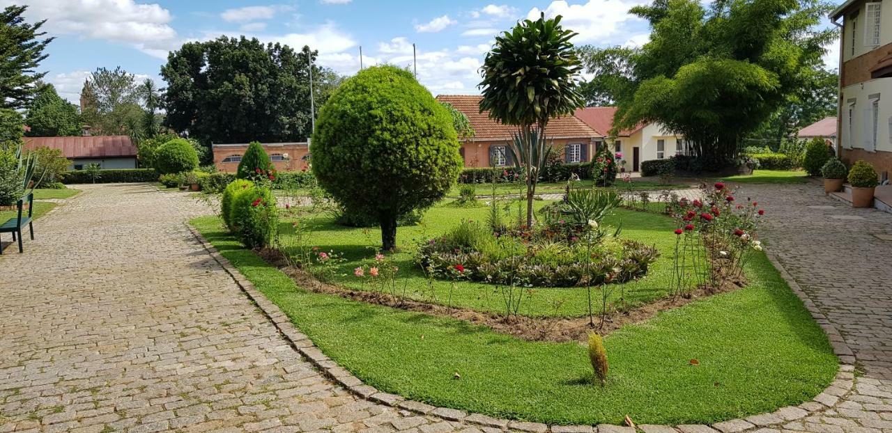 Lovasoa 4C Hotel Antsirabe Exterior foto